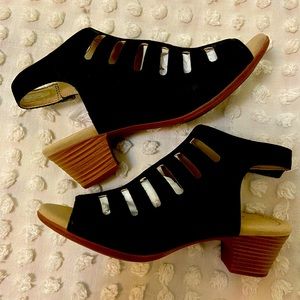 Clarks Valarie Shelly strappy sandals- black